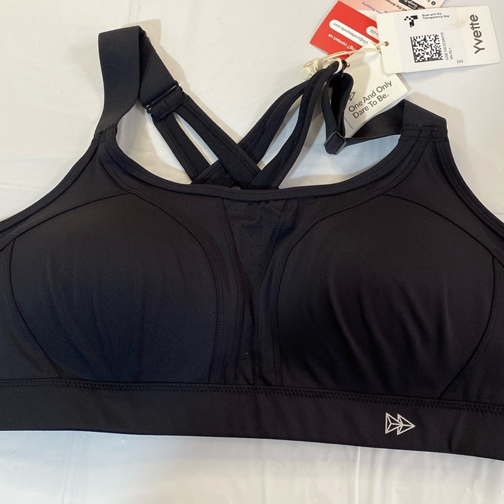 Sports‎ bra